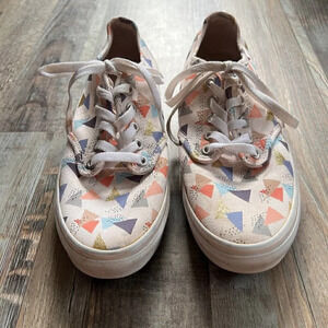 Vans‎ Woman’s  Shoes With Geometric Design Size US 9